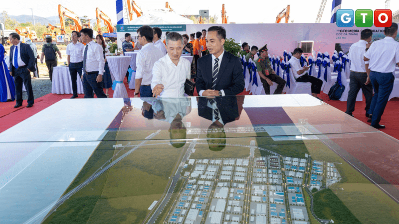 Khởi công Dốc Đá Trắng