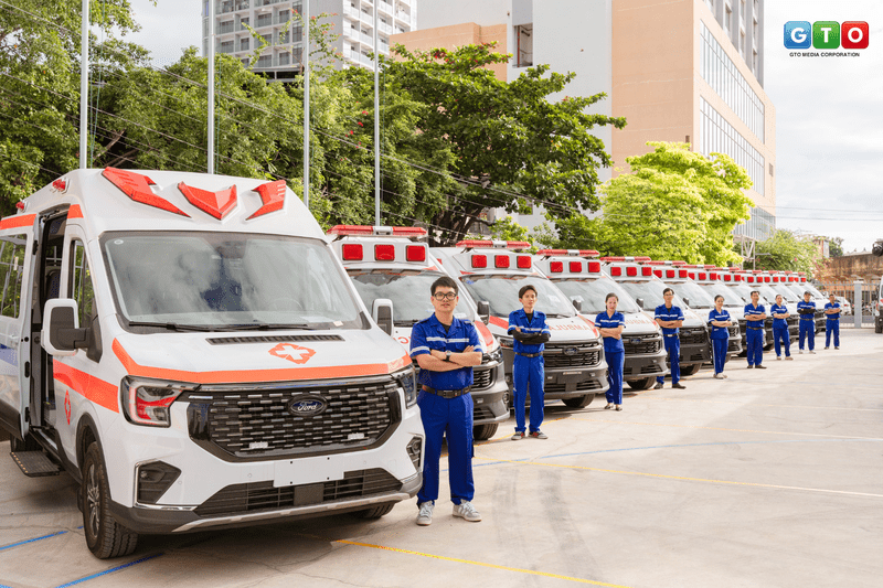 Vingroup trao tặng xe cứu thương tỉnh Khánh Hòa